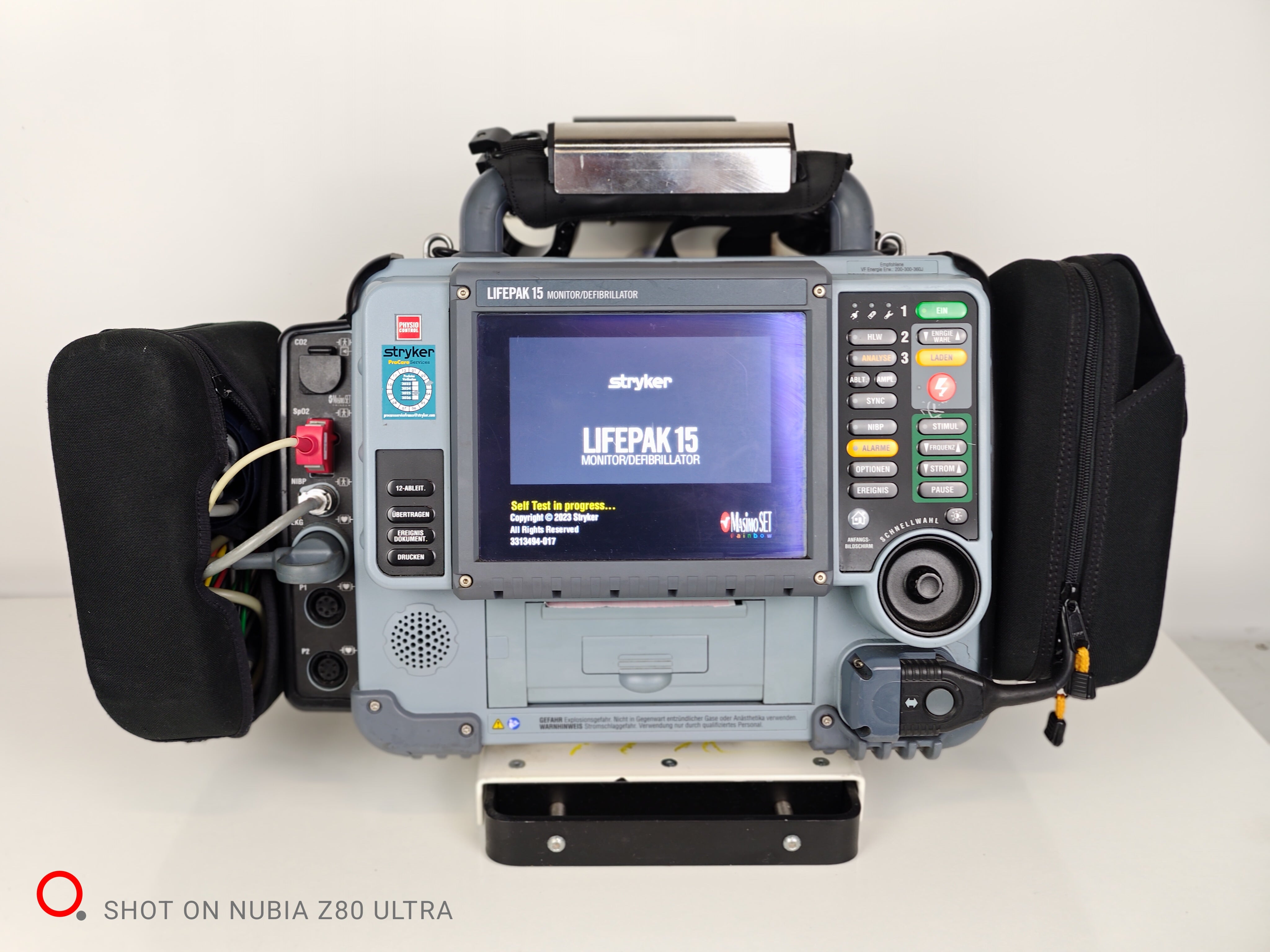 Defibrillator Lifepak 15, Medtronic- Stryker